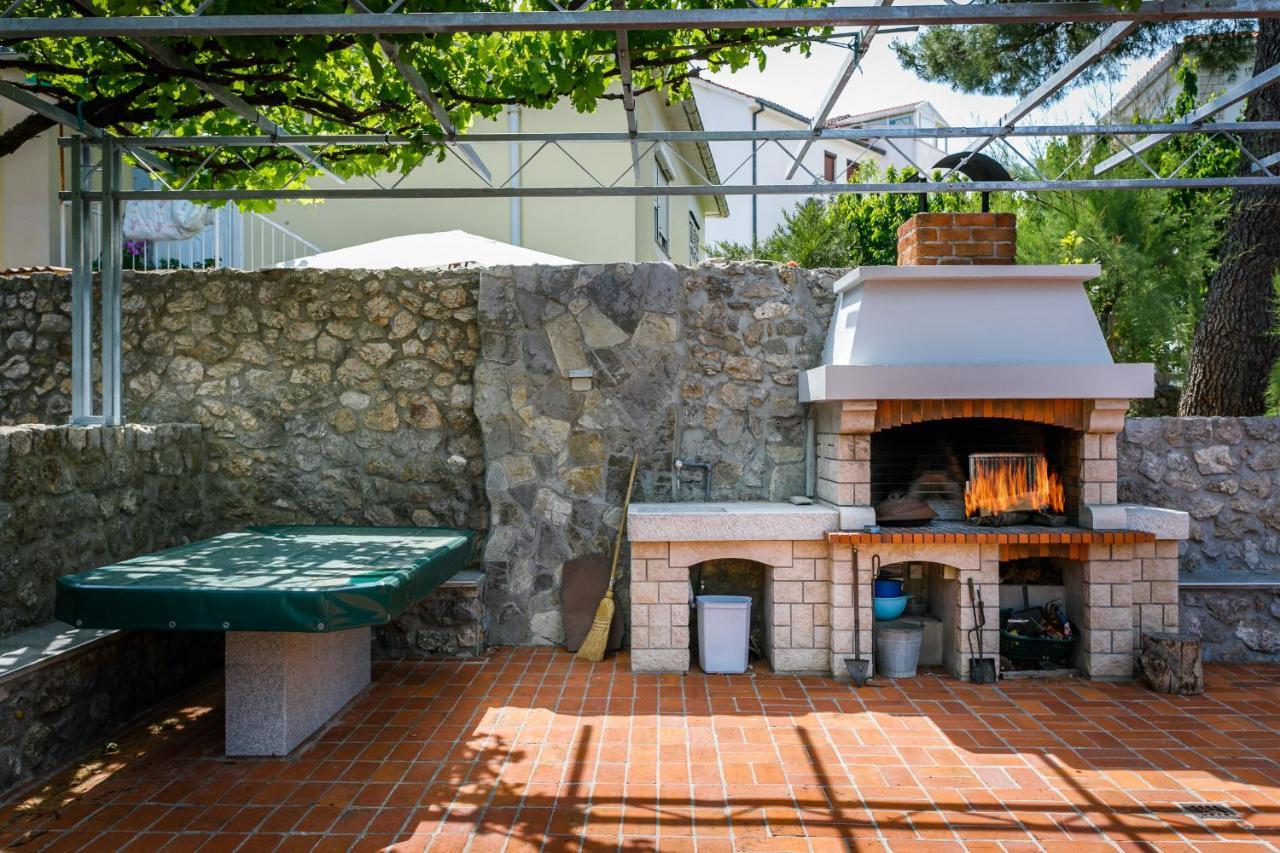 Studios Nada Krk Town Exterior photo