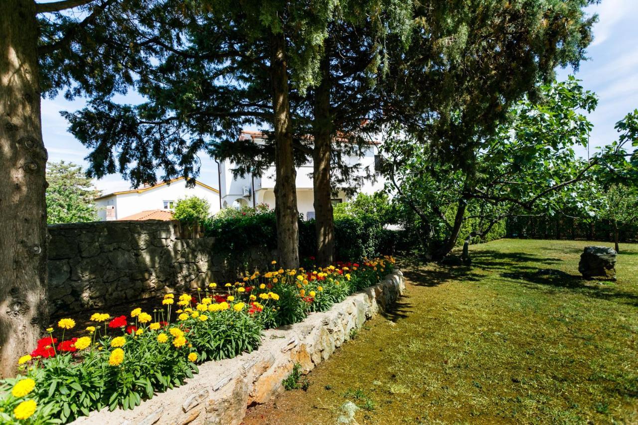 Studios Nada Krk Town Exterior photo