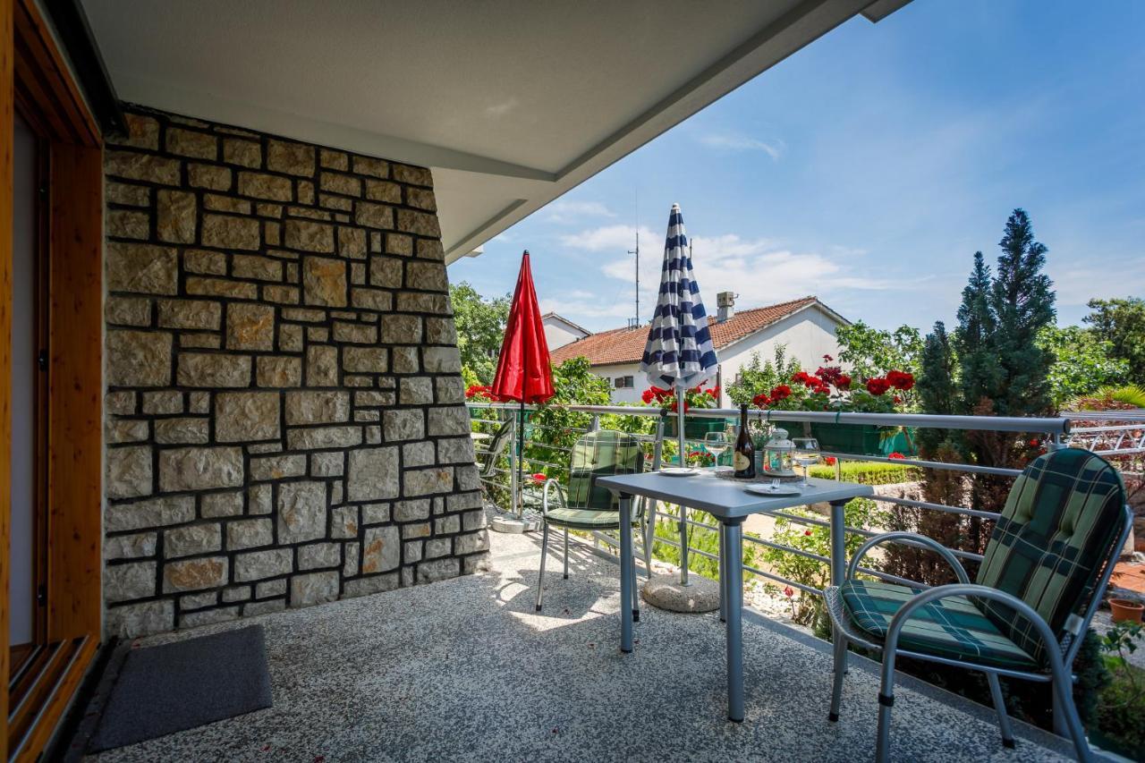 Studios Nada Krk Town Exterior photo