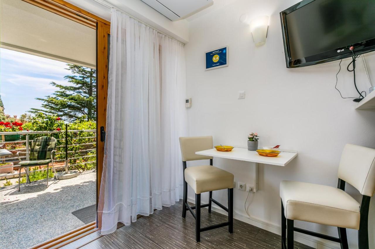 Studios Nada Krk Town Exterior photo